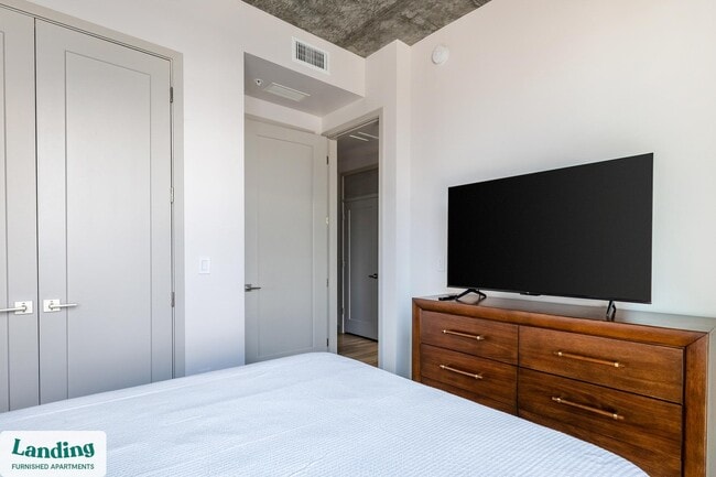 Building Photo - 151 S State St