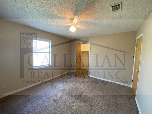 Building Photo - 111 Almond Cove