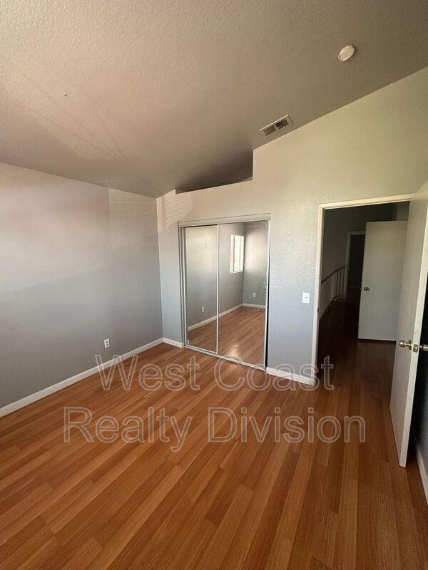 Building Photo - 1847 S Raintree Pl