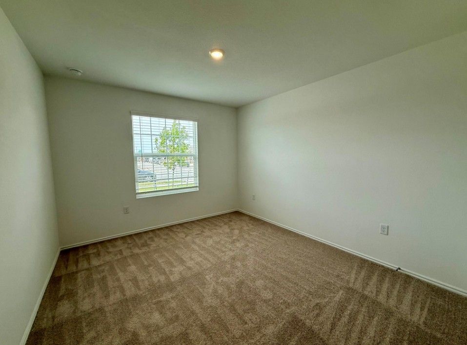 Building Photo - 106 Camargue Dr