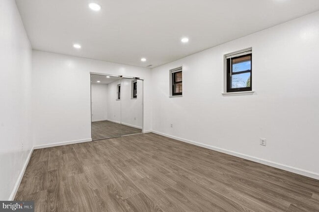 Building Photo - 2146 Woodford Rd