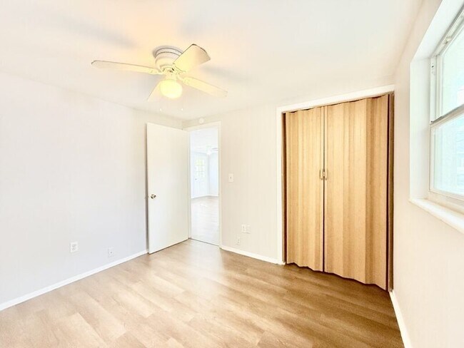 Building Photo - 2611 41st Ave N