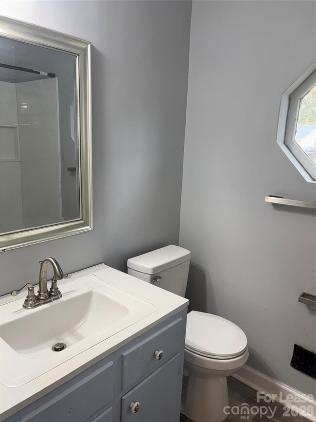 Building Photo - 6225 Branch Hill Cir