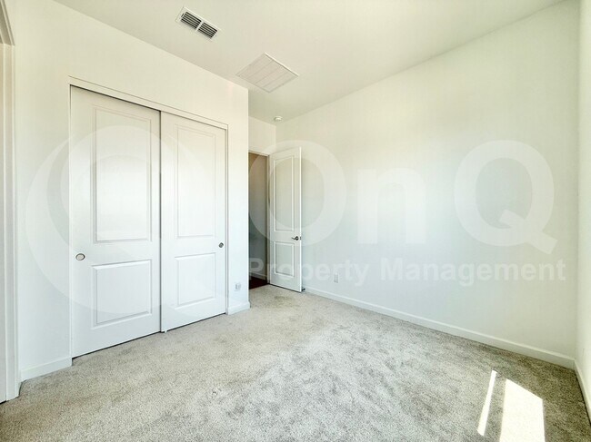 Building Photo - 22604 E Lords Wy