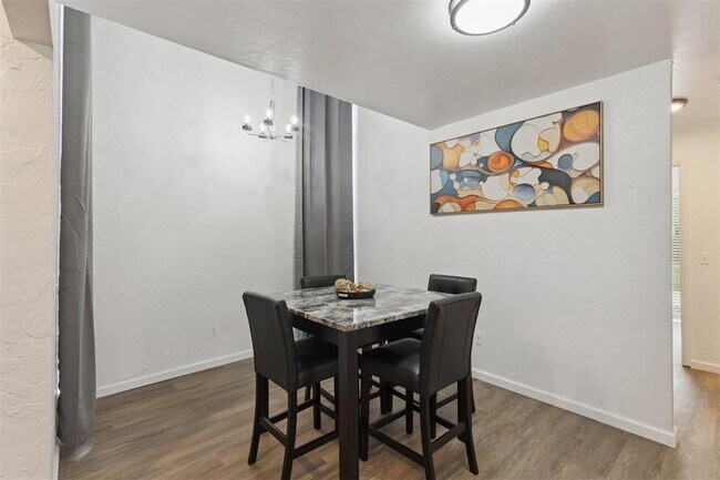 Building Photo - 12508 Green Valley Dr