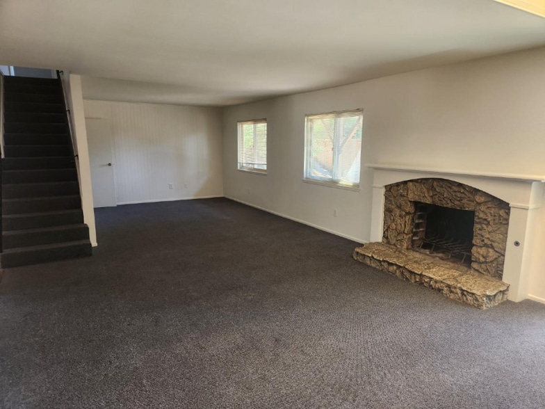 Building Photo - 776 Libby Dr