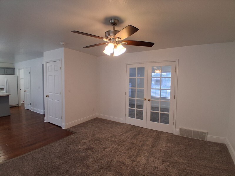 Building Photo - 1412 E 820 S