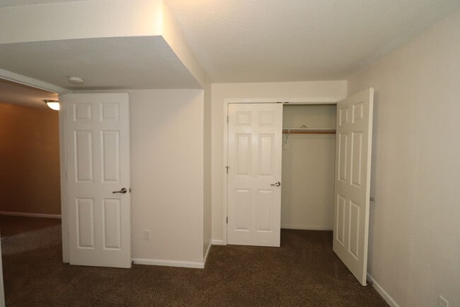 Building Photo - Spacious Town home for rent!