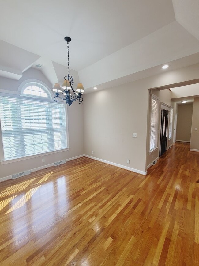 Building Photo - Beautiful Brick Ranch in Campbell County