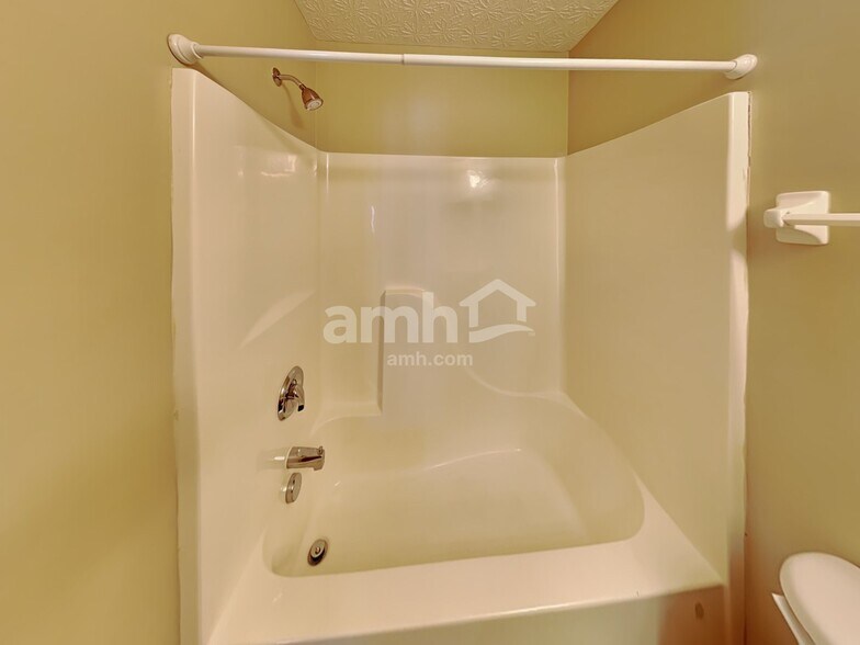 Building Photo - 5823 Coldcreek Dr