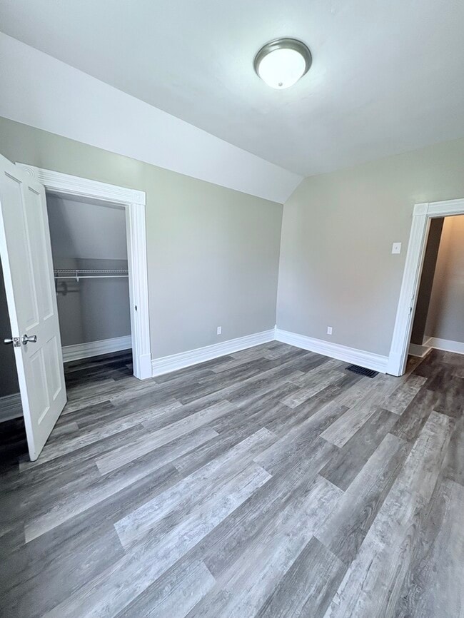 Building Photo - Charming 4 beds 2 baths in Delaware!