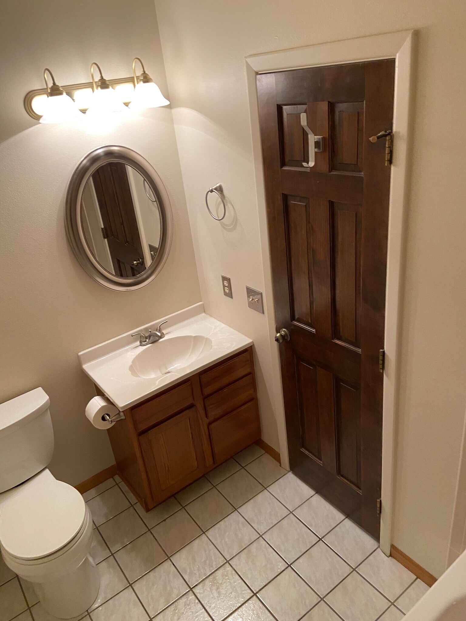 Hall bath - 8520 W 81st Dr