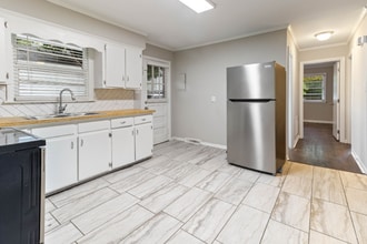 Building Photo - 1814 House Ave