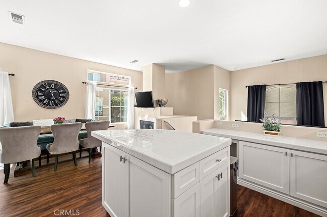 Building Photo - 205 Montana Del Lago Dr