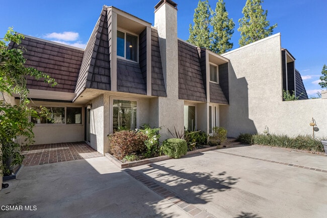 Building Photo - 2995 Dogwood Cir