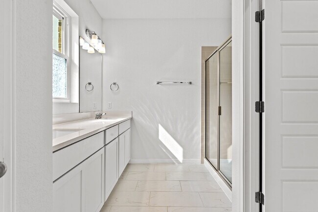 Building Photo - "Charming 3-Bedroom Home with 2 Baths in San Marcos – 1821 Sq Ft of Comfort!"