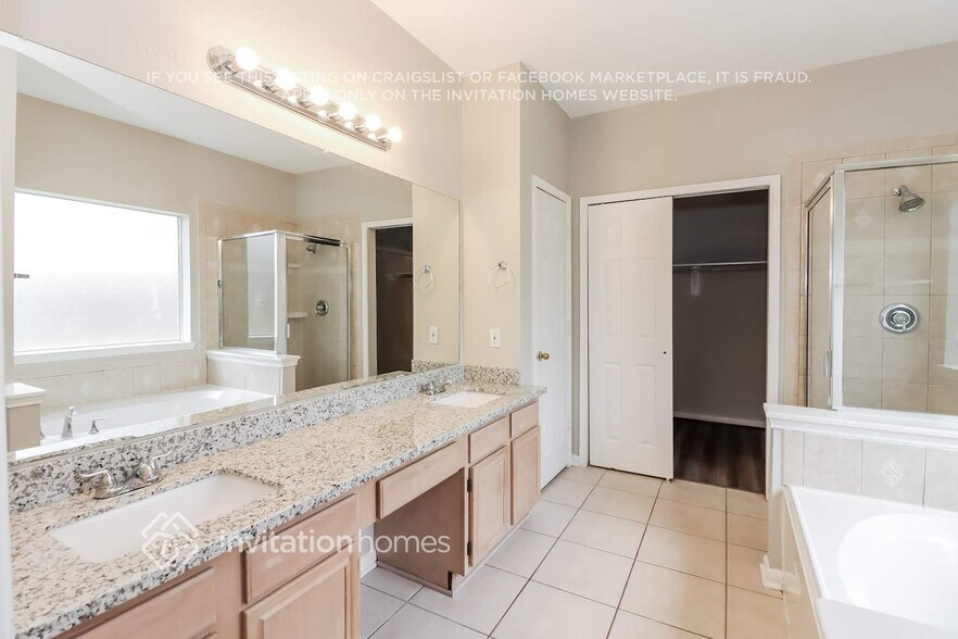 Building Photo - 16811 Valley Palms Dr