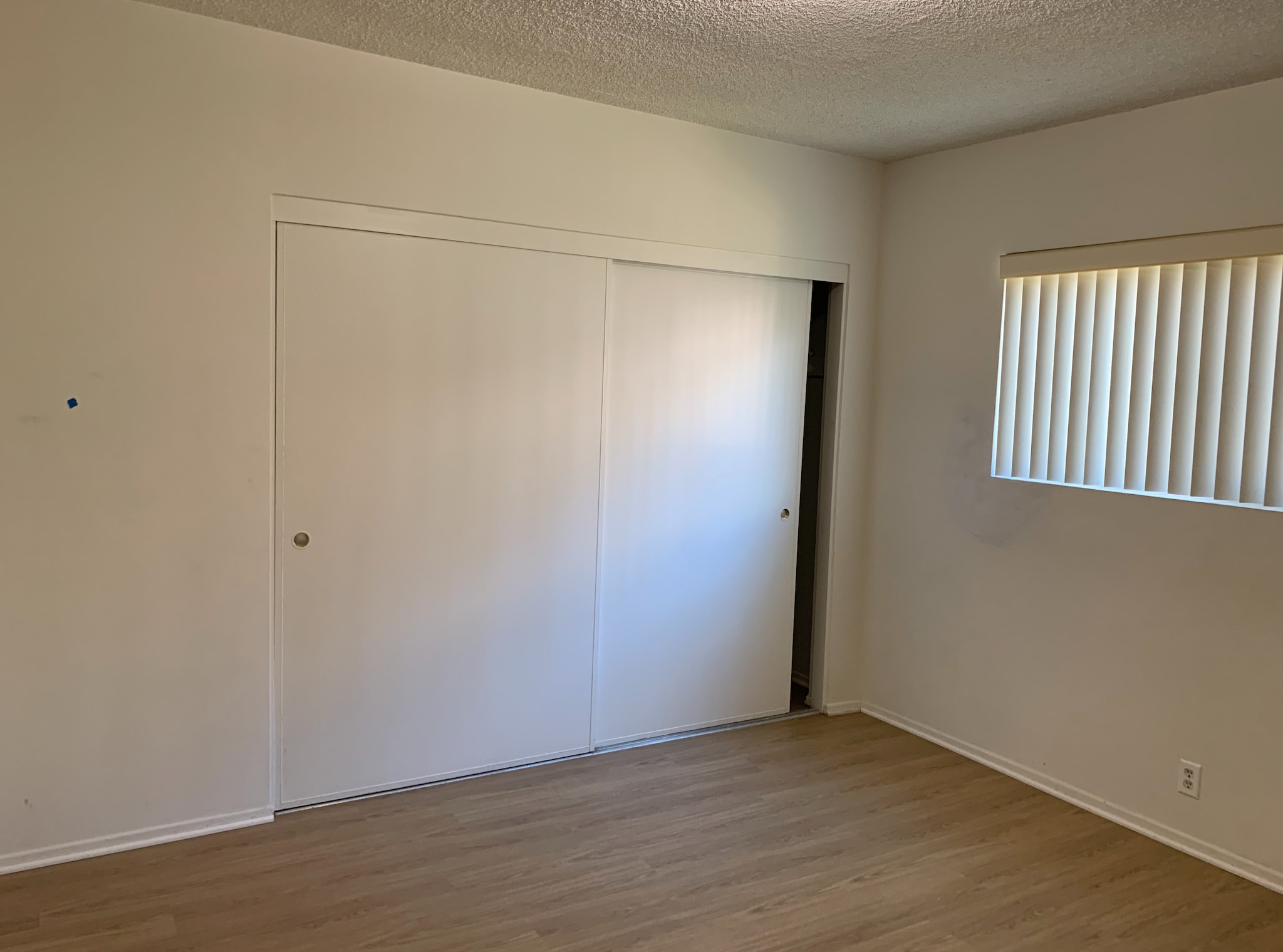 Building Photo - 454 S Oak Knoll Ave