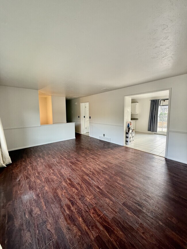 Building Photo - 11152 S Lyndbrook Way