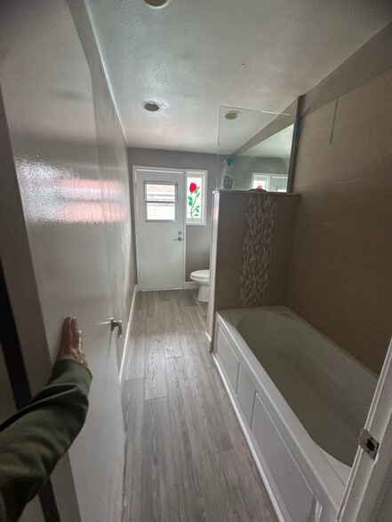 Building Photo - 10908 Kibbee Ave