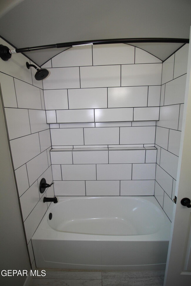 Building Photo - 509 Cedarwood Ave