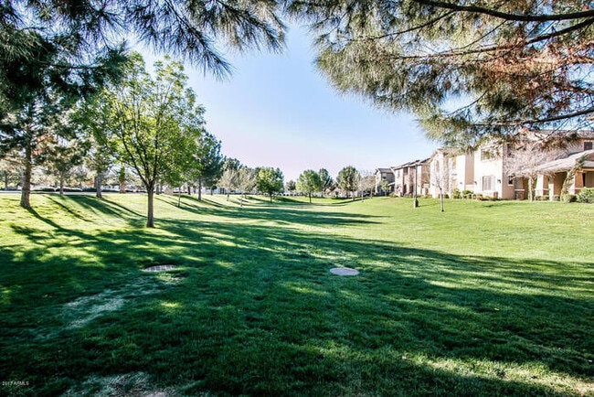 Building Photo - This home has everything that you are looking for!