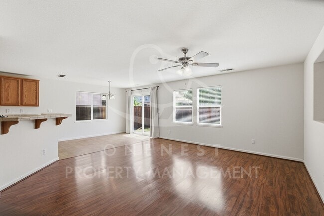 Building Photo - 3 Bedroom 2 Bathroom Plumas Lake, Move in Ready