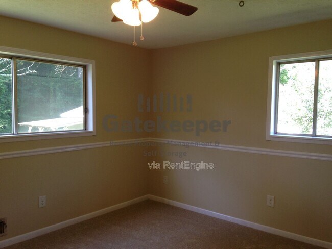 Building Photo - 695 Georgia Ave