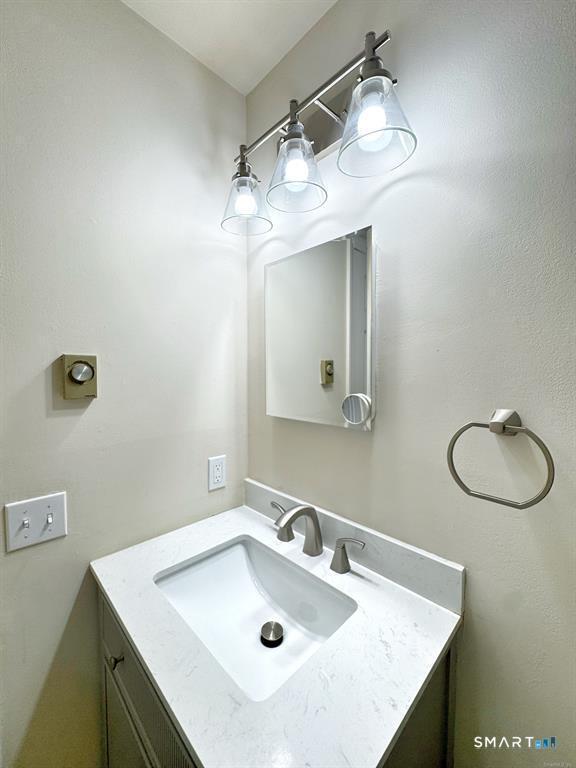 Building Photo - 24 Ferris Ave