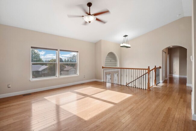 Building Photo - Beautiful Woodridge Home