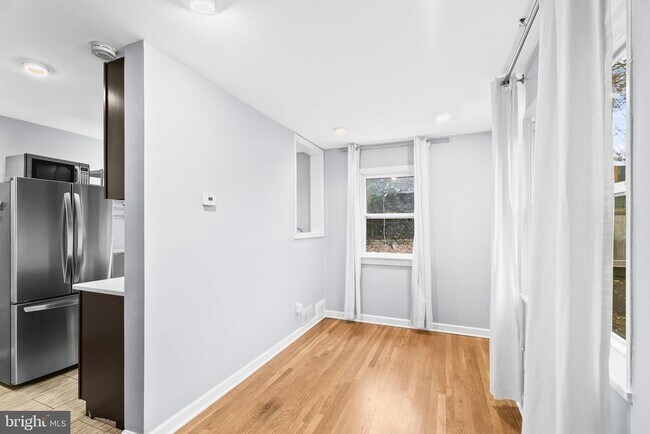 Building Photo - 4332 Utica Ave