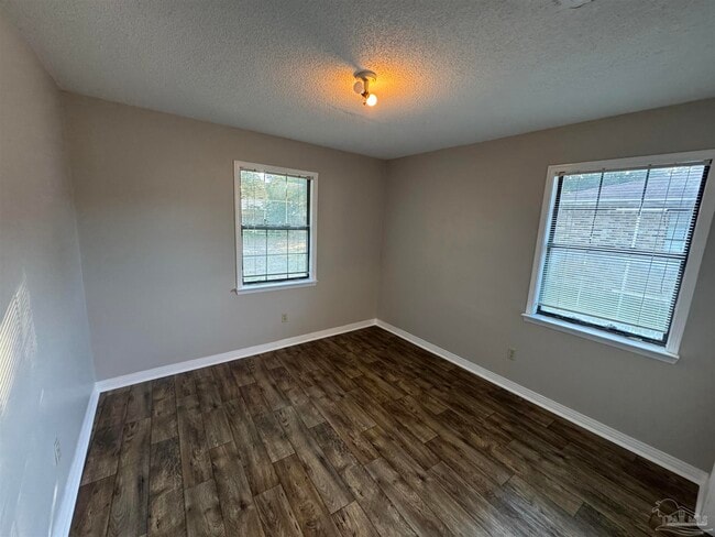 Building Photo - 6413 Kennington Cir