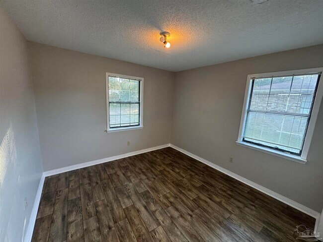 Building Photo - 6417 Kennington Cir