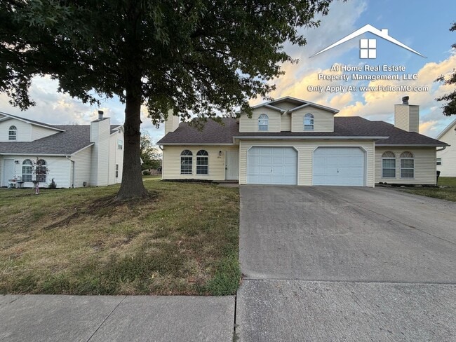 Building Photo - 2711 Mayflower Dr