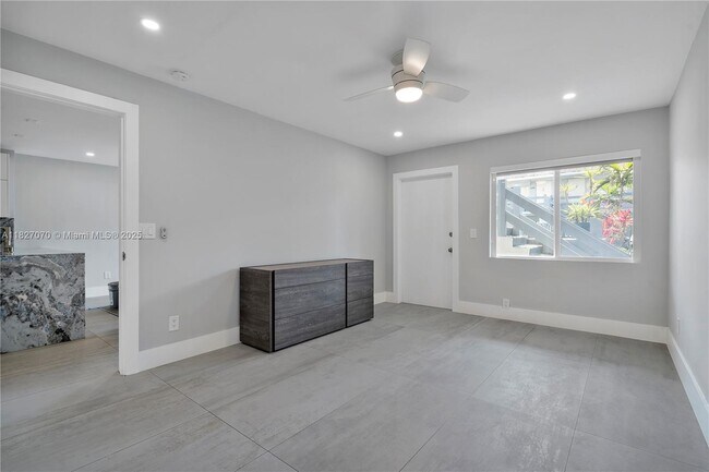 Building Photo - 2115 NE 37th Dr