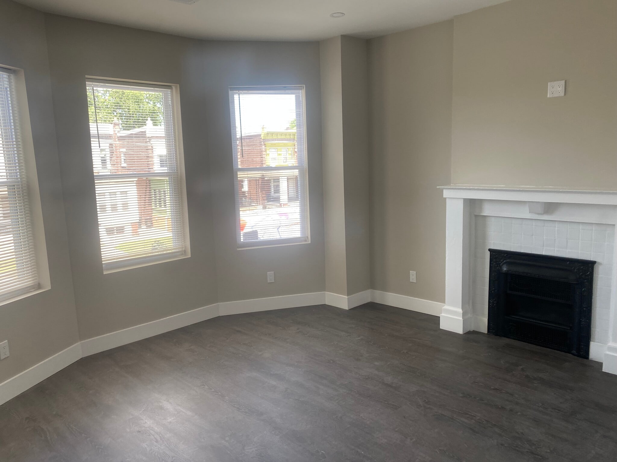 Building Photo - 546 W Olney Ave