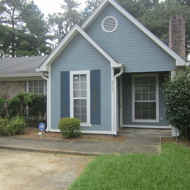Primary Photo - 319 Peach Orchard Dr