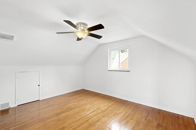 Building Photo - AVAILABLE AUGUST 1ST! DON'T MISS THIS BEAUTIFUL 3 BEDROOM IN WEST MIFFLIN!