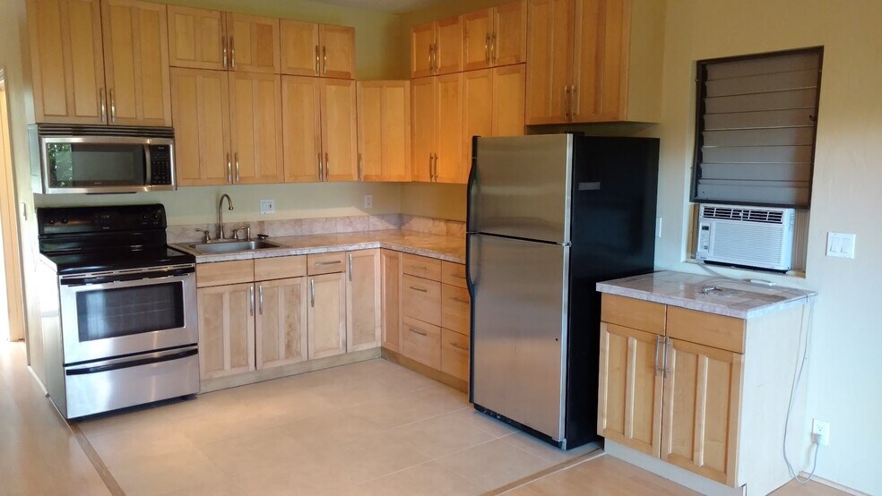 Primary Photo - 4435 Lower Honoapiilani Rd