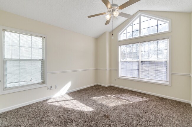 vaulted bedroom - 1254 Watercrest Cir