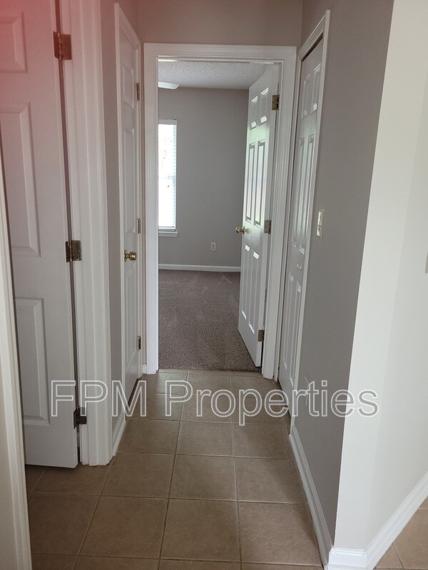 Building Photo - 570 Manship Dr