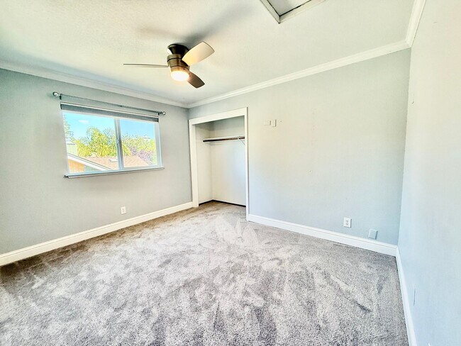 Building Photo - Large 2 story home available immediately