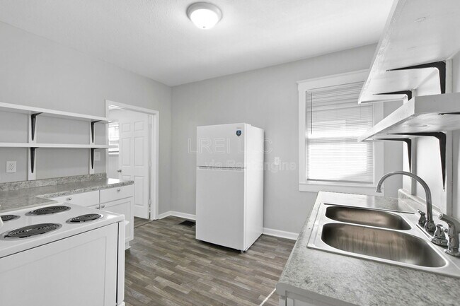 Building Photo - 659 S 42nd St
