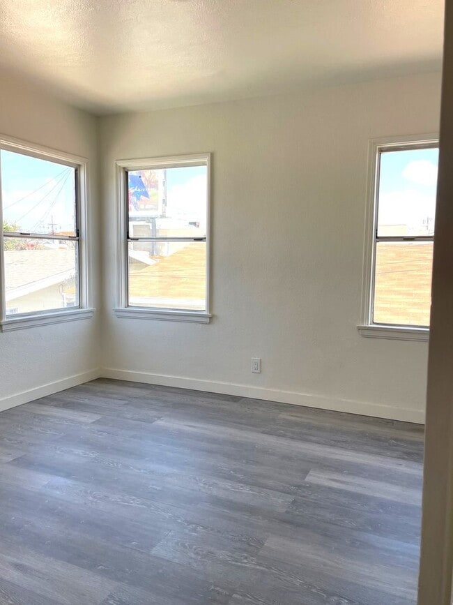 Building Photo - 467