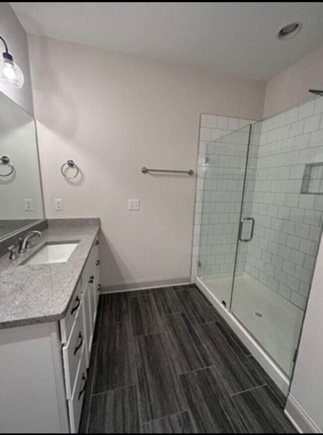 Building Photo - 3306 Stonecreek Dr