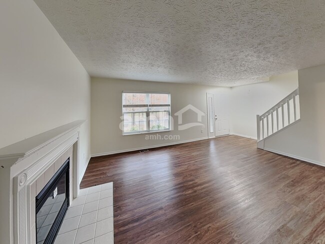 Building Photo - 912 Wallace Dr