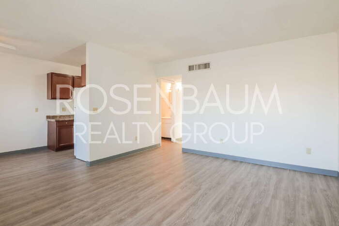 Building Photo - 1518 E Hedrick Dr