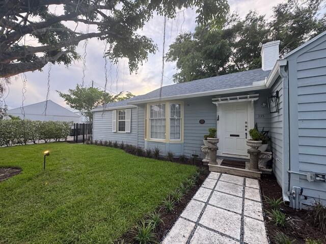 Building Photo - 335 Monroe Dr
