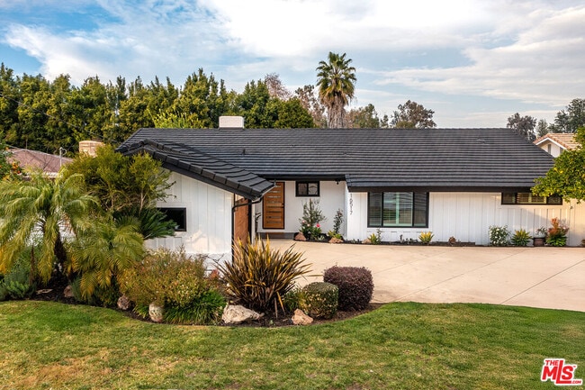 Building Photo - 16517 Hartsook St