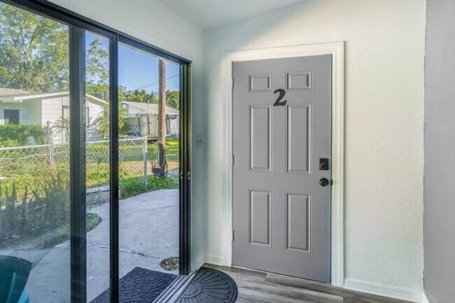 Building Photo - 2301 Carlton Dr